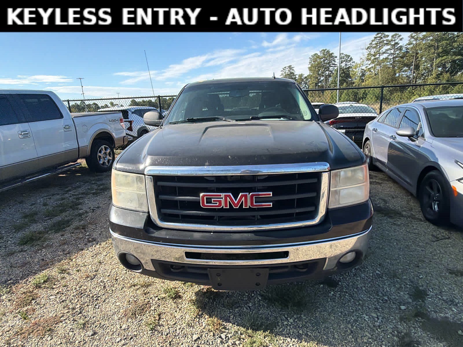 Used 2011 GMC Sierra 1500 SLE with VIN 1GTR1VE01BZ400108 for sale in Little Rock