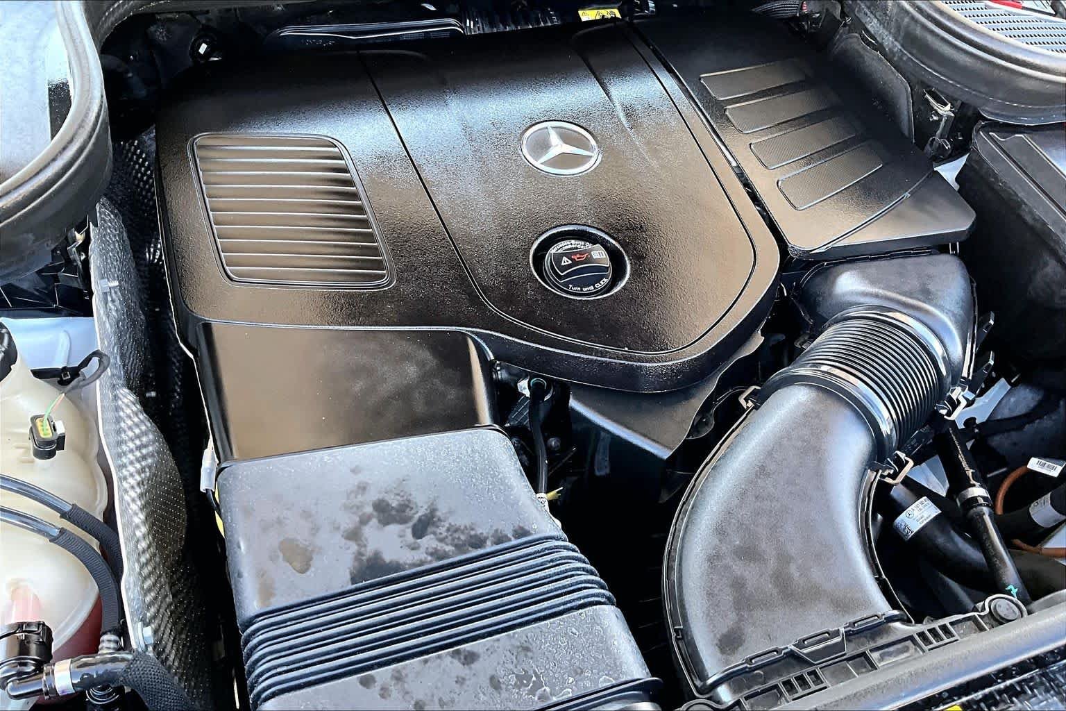 Used 2025 Polar White Mercedes-Benz GLE 350 image 33