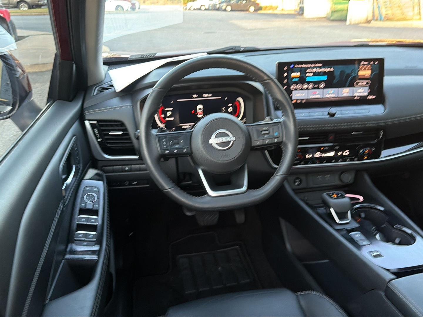Used 2024 Scarlet Ember Tintcoat Nissan SL image 18