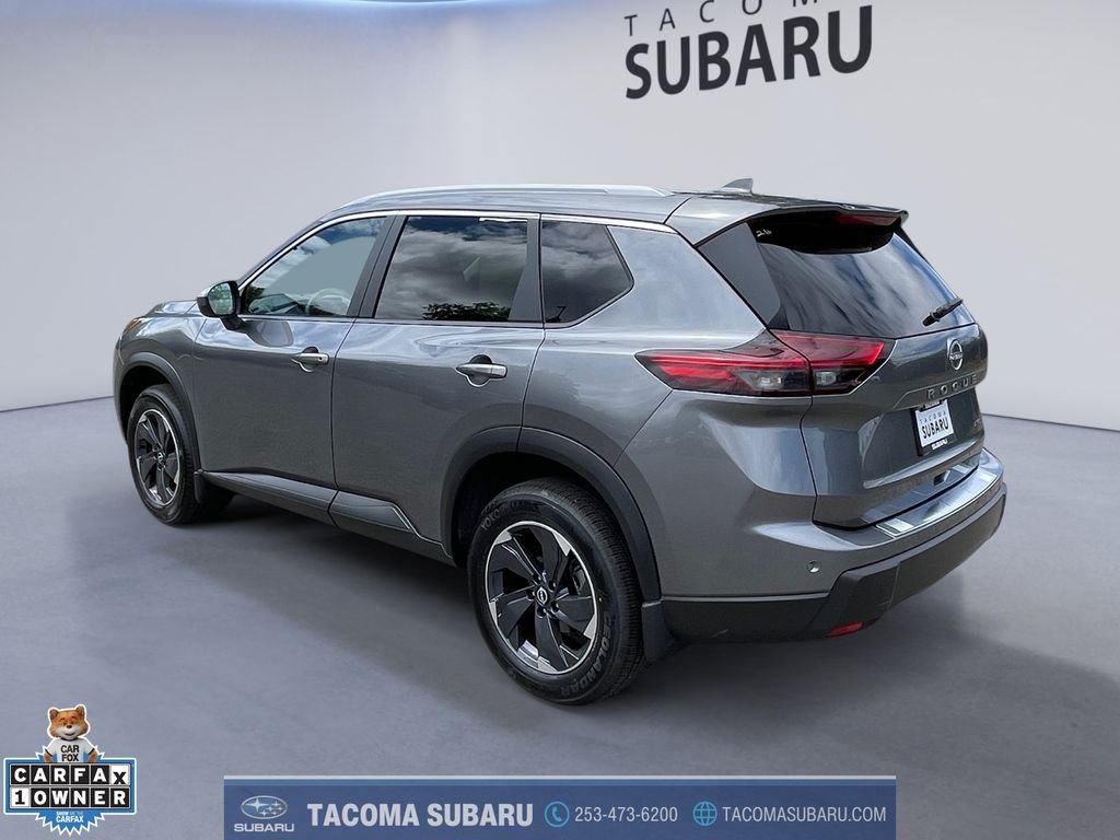 Used 2025 Gray Nissan SV image 3