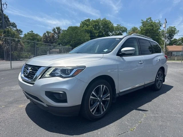 2019 Nissan Pathfinder Platinum 2WD's photo