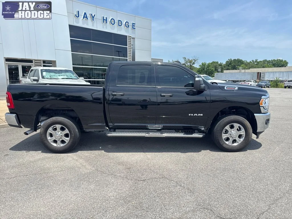 Certified Used 2024 Diamond Black Ram Big Horn image 9