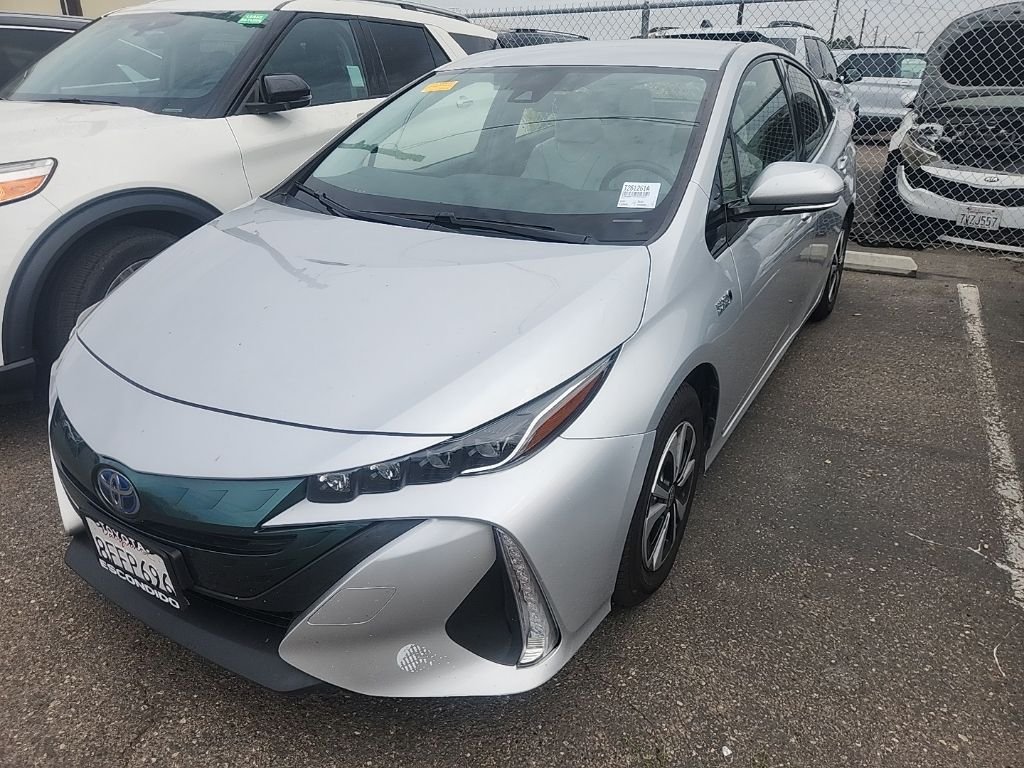 Used 2018 Silver Toyota Plus image 4
