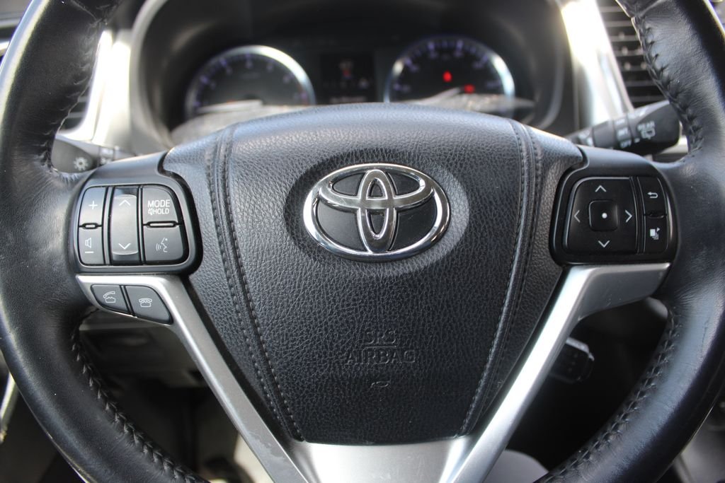 Used 2014 Gray Toyota Limited image 29