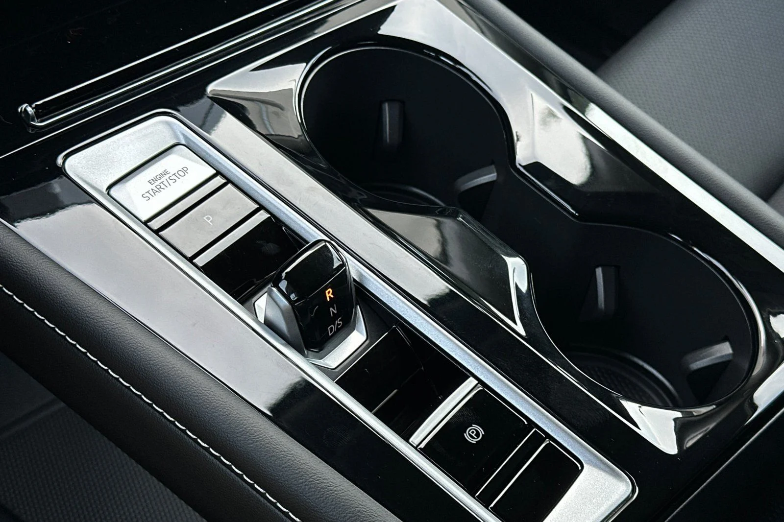2026 Volkswagen Atlas SE w/Tech - Photo 20
