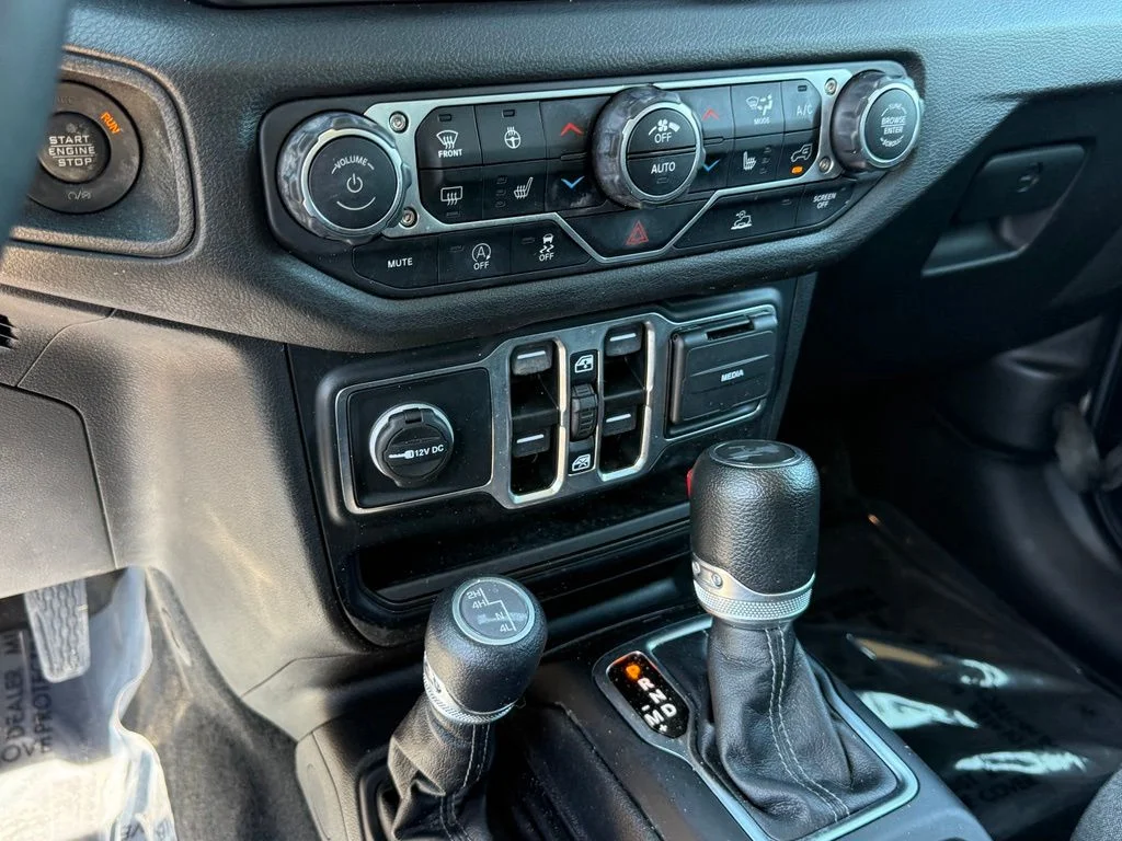 Used 2024 Black Jeep Sport S image 21