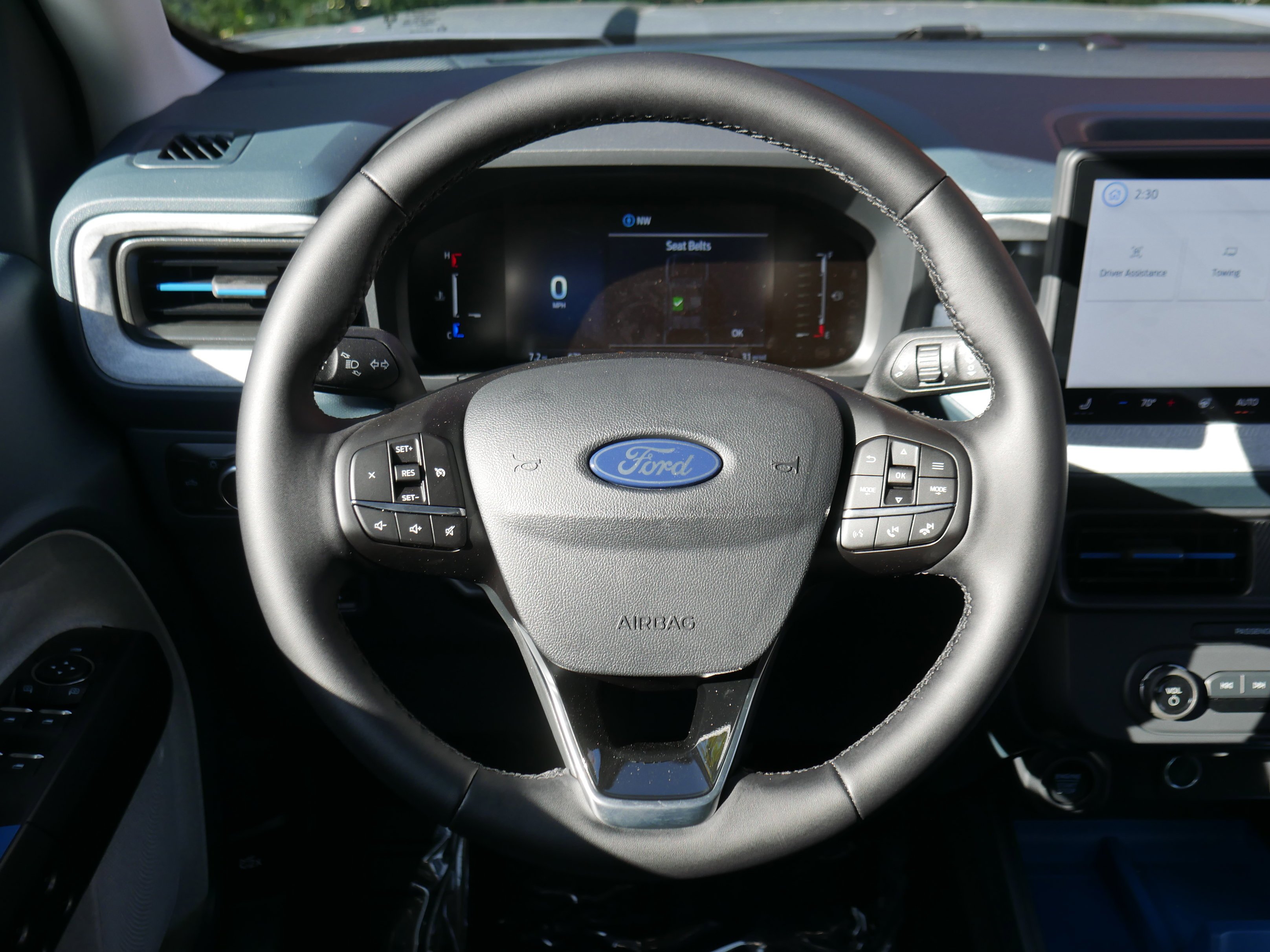 New 2025 Azure Gray Metallic Tri-Coat Ford XLT image 6