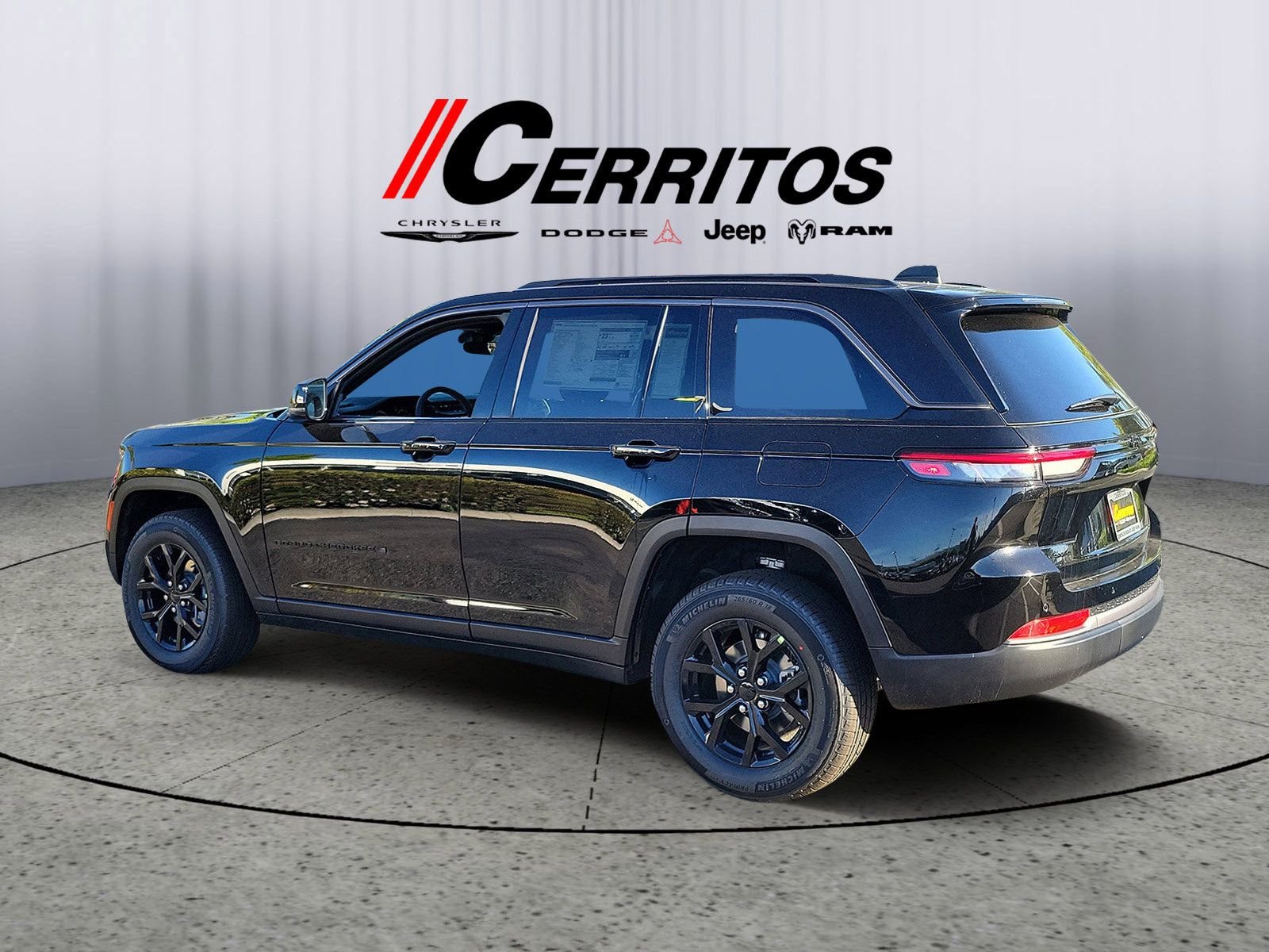 New 2026 Diamond Black Crystal Pearl-Coat Exterior Paint Jeep Altitude image 2