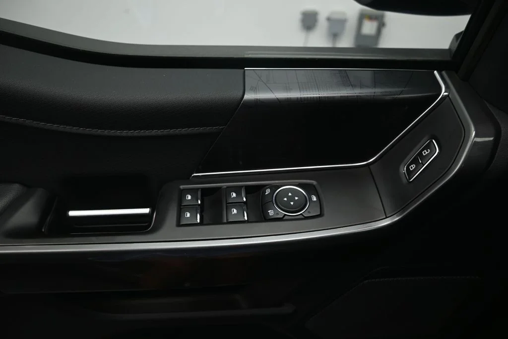 Used 2023 Black Ford XLT image 22