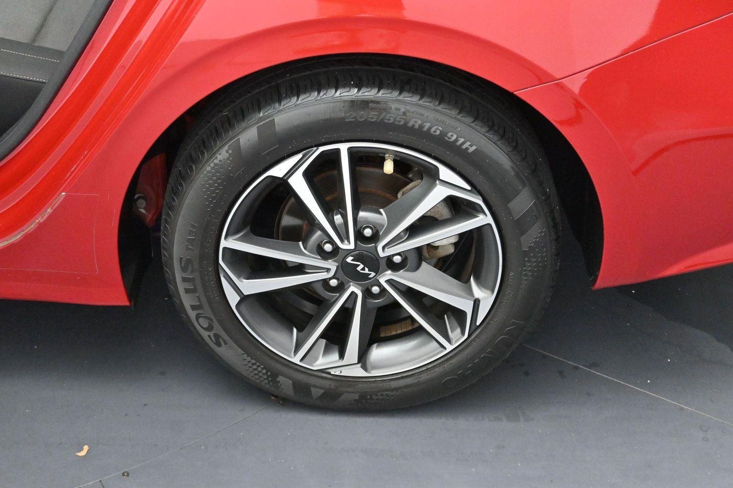 Used 2022 Currant Red Kia LXS image 26