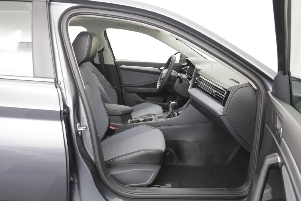 New 2027 Platinum Grey Volkswagen 1.5T SE image 19