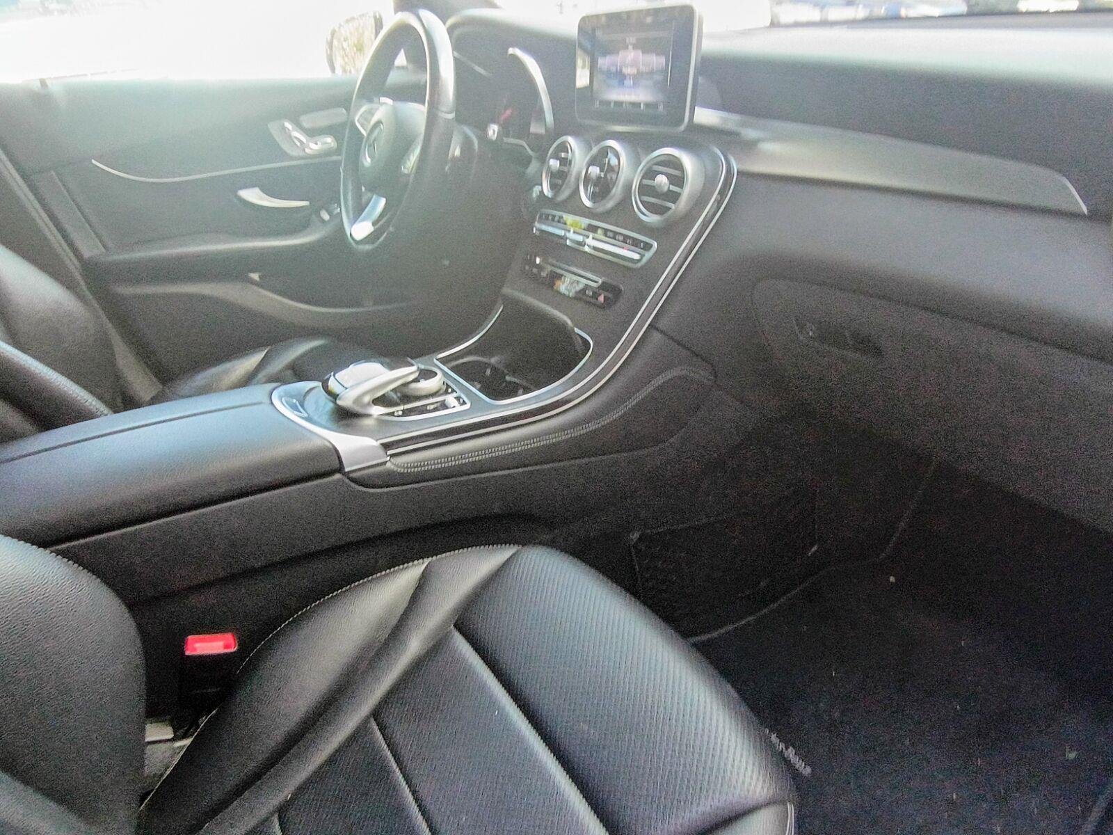 Used 2017 Polar White Mercedes-Benz GLC 300 image 11