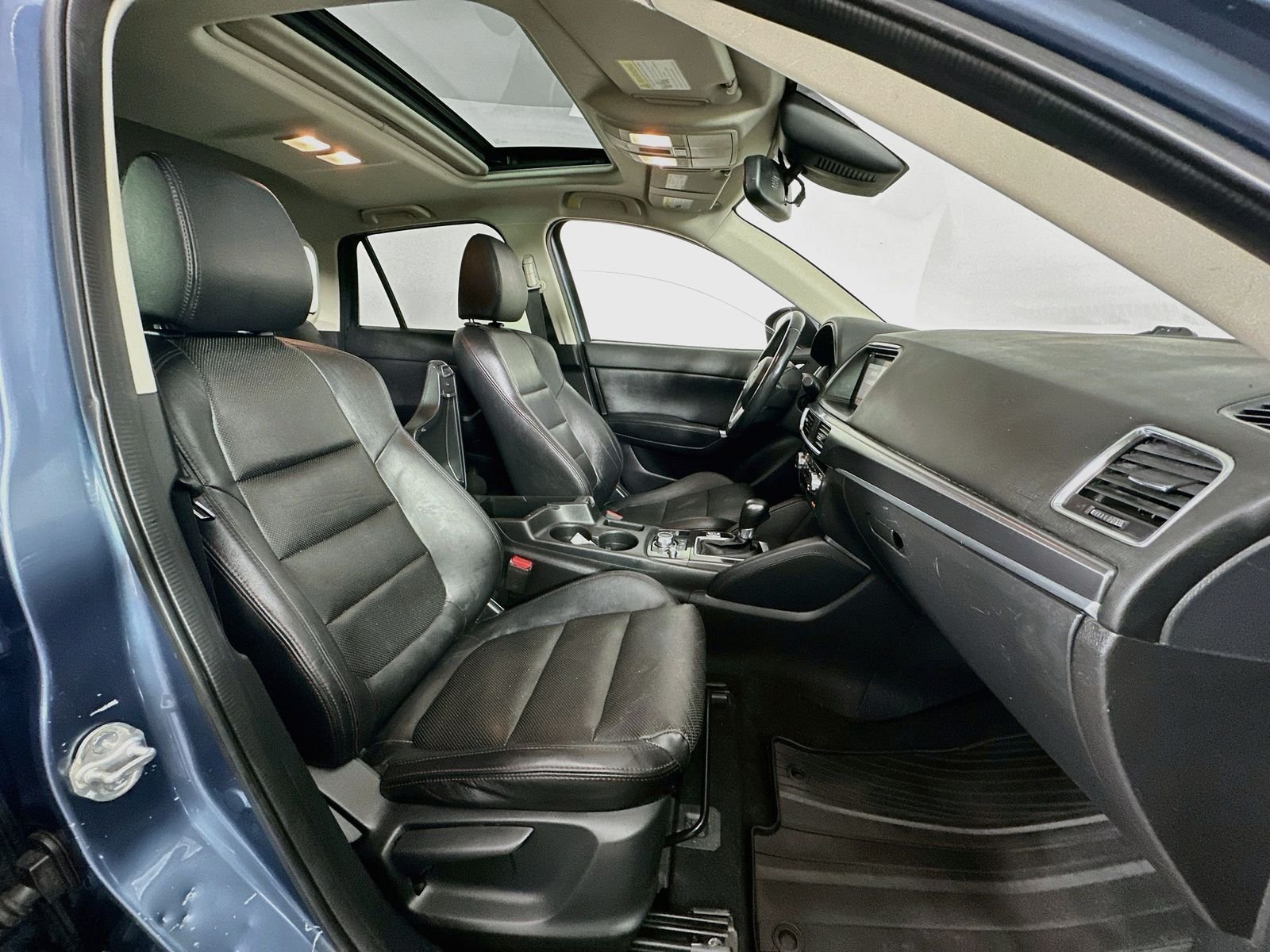 Used 2016 Blue Reflex Mica Mazda Grand Touring image 29