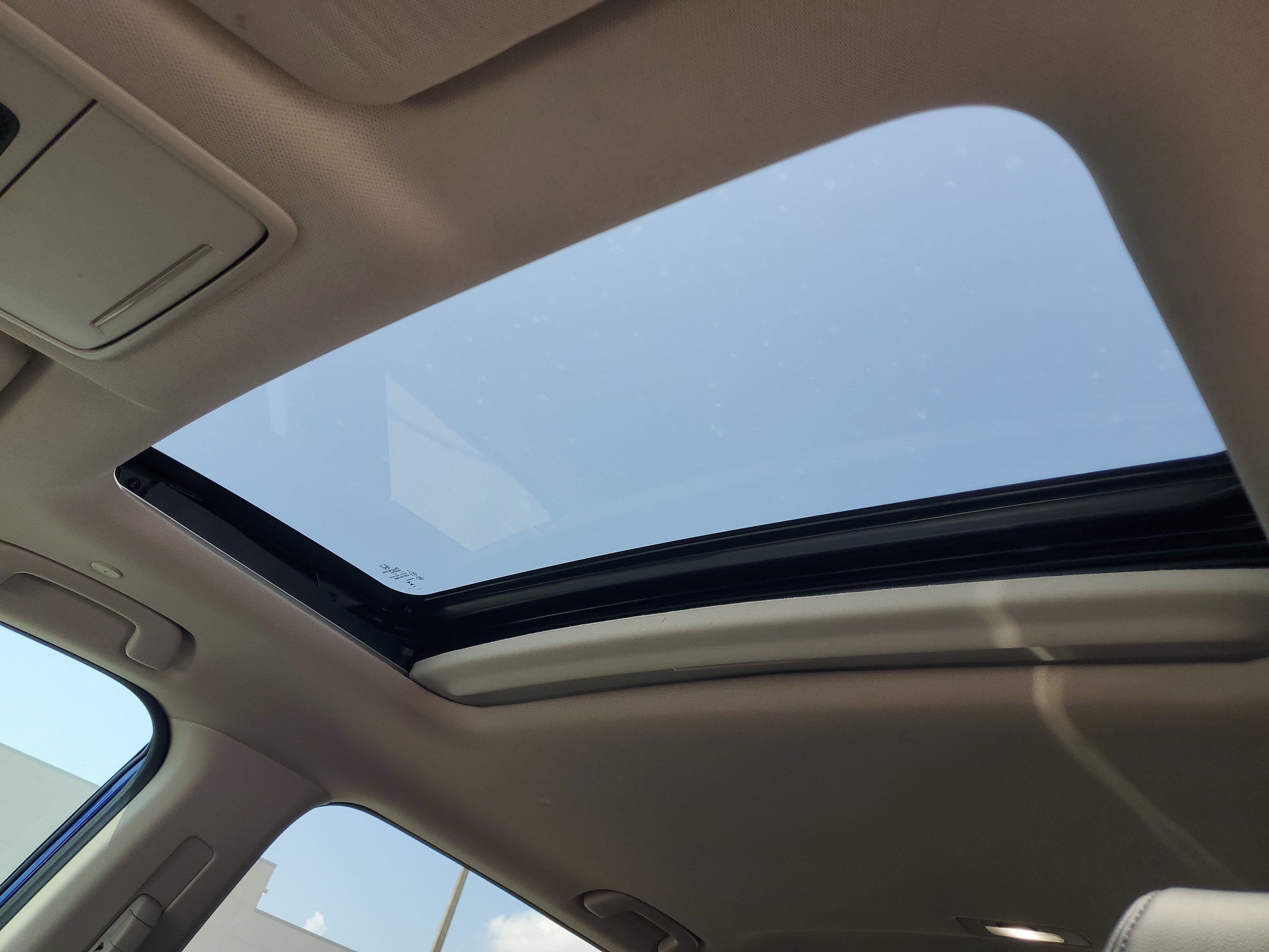Used 2024 Sparkle Silver Honda EX-L image 19