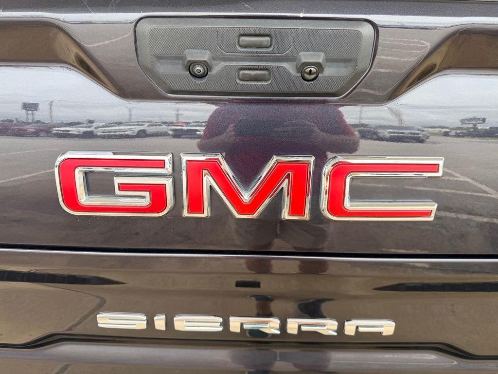 Used 2025 Silver GMC SLT image 33