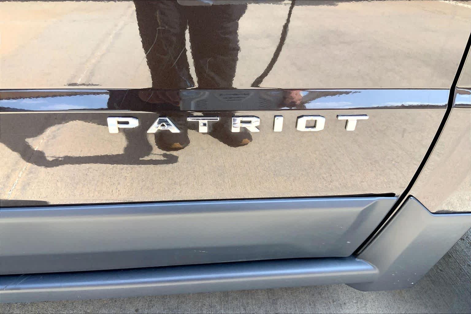 Used 2014 Rugged Brown Pearlcoat Jeep Latitude image 32