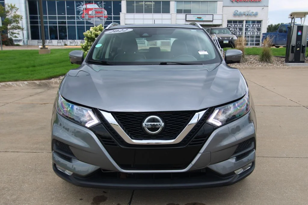 Used 2022 Gun Metallic Nissan SV image 2