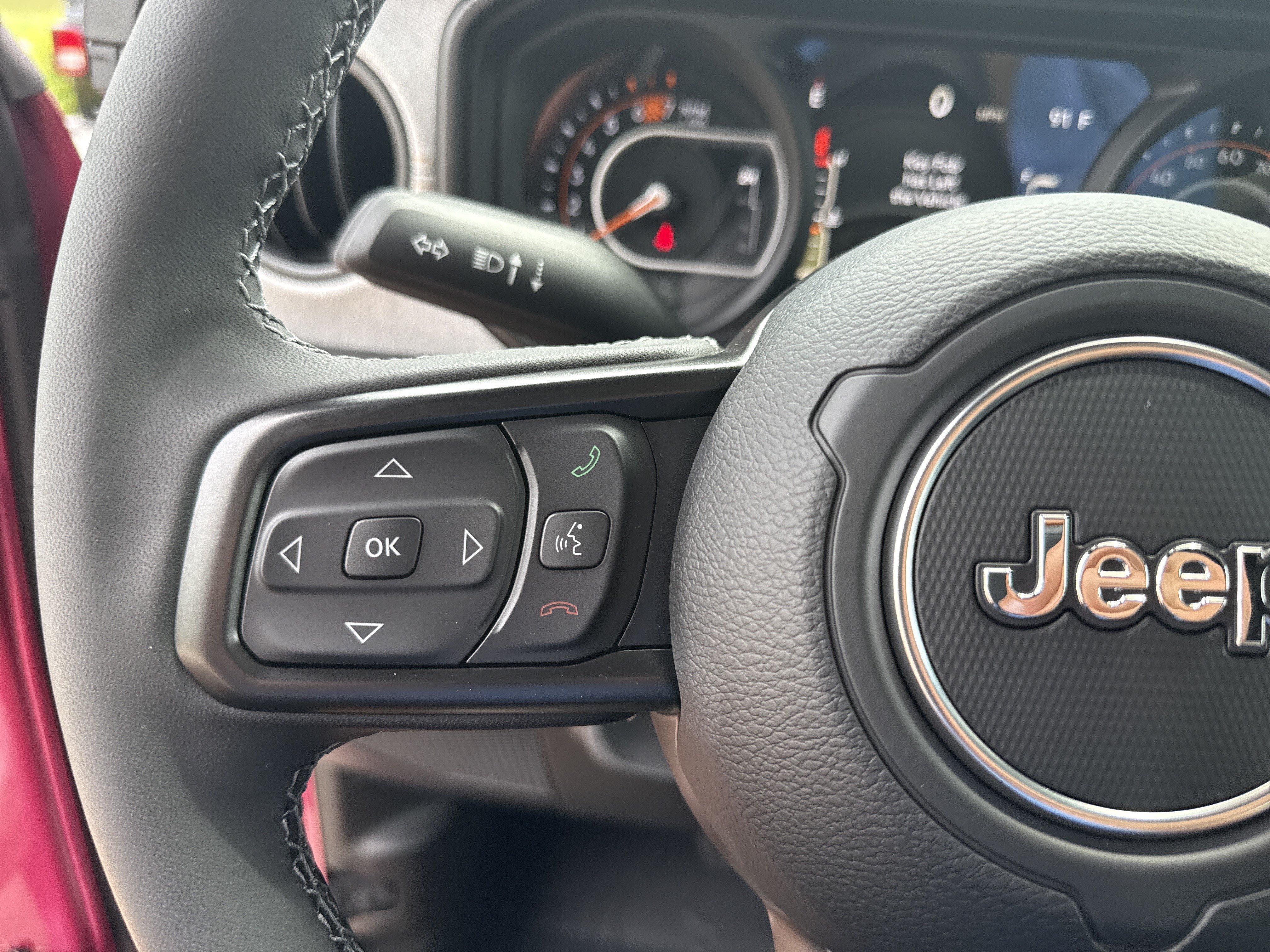 New 2026 Tuscadero Pearlcoat Jeep Sport S image 24