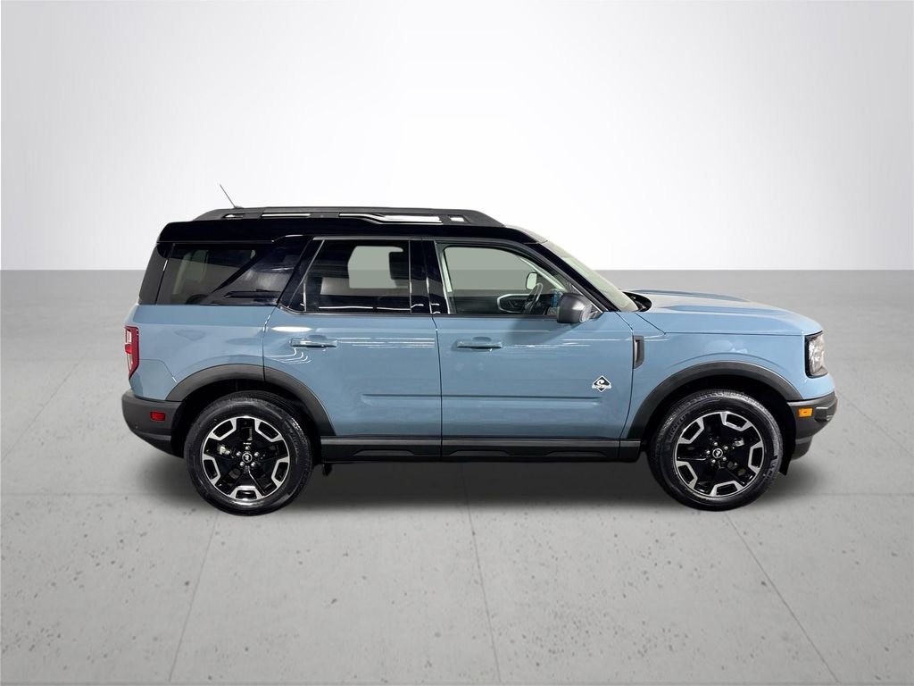 Used 2022 Blue Ford Outer Banks image 5