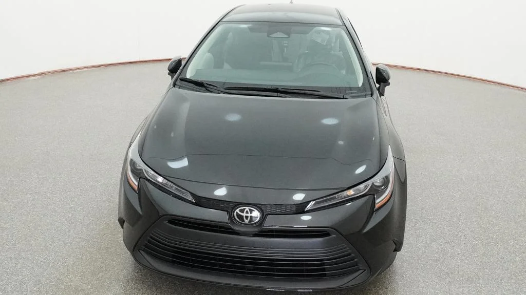 New 2026 Midnight Black Metallic Toyota LE image 21