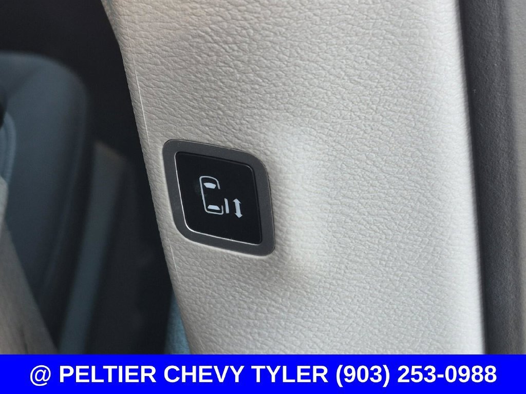 2023 Chrysler Voyager LX - Photo 17