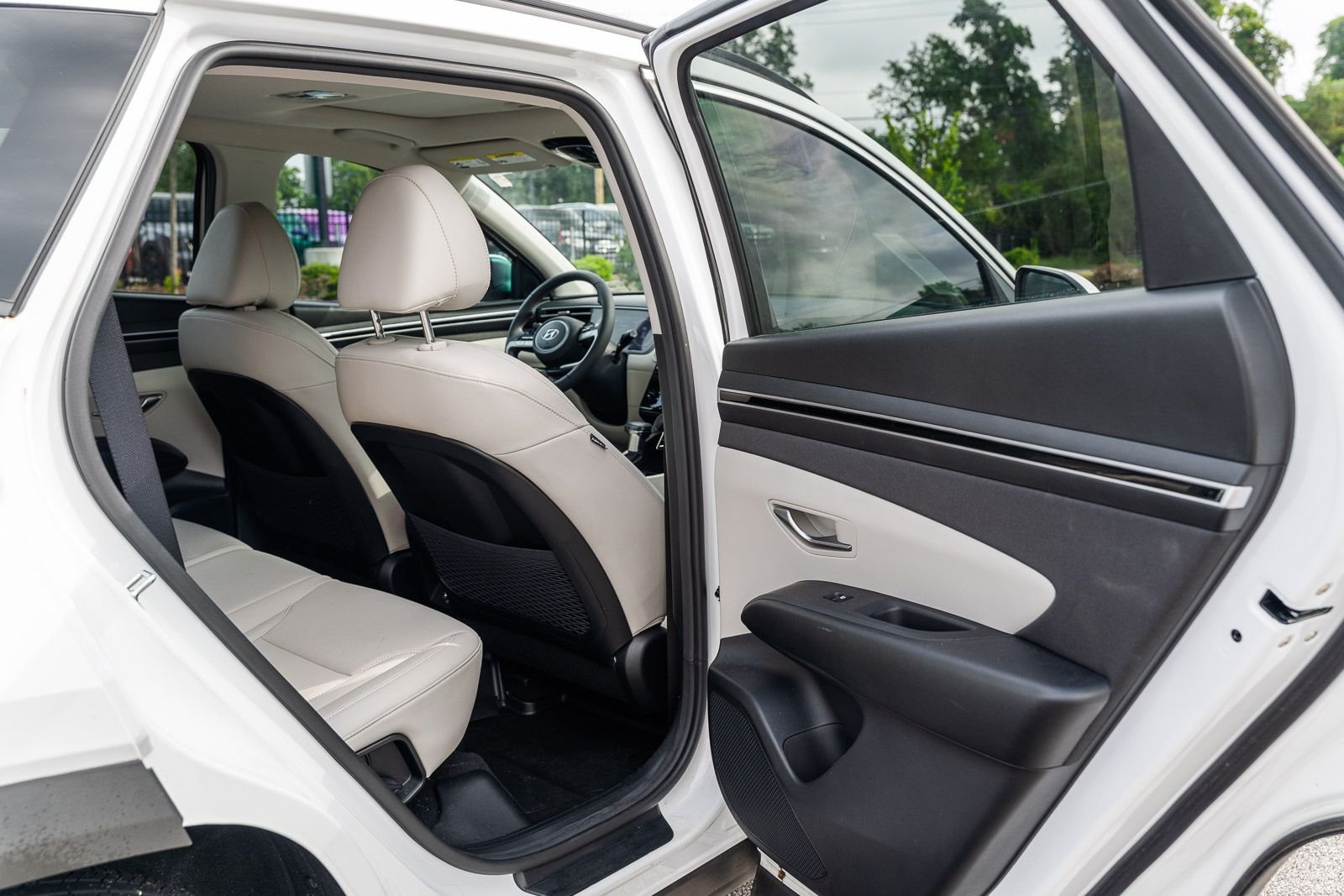 Used 2023 White Hyundai SEL image 13
