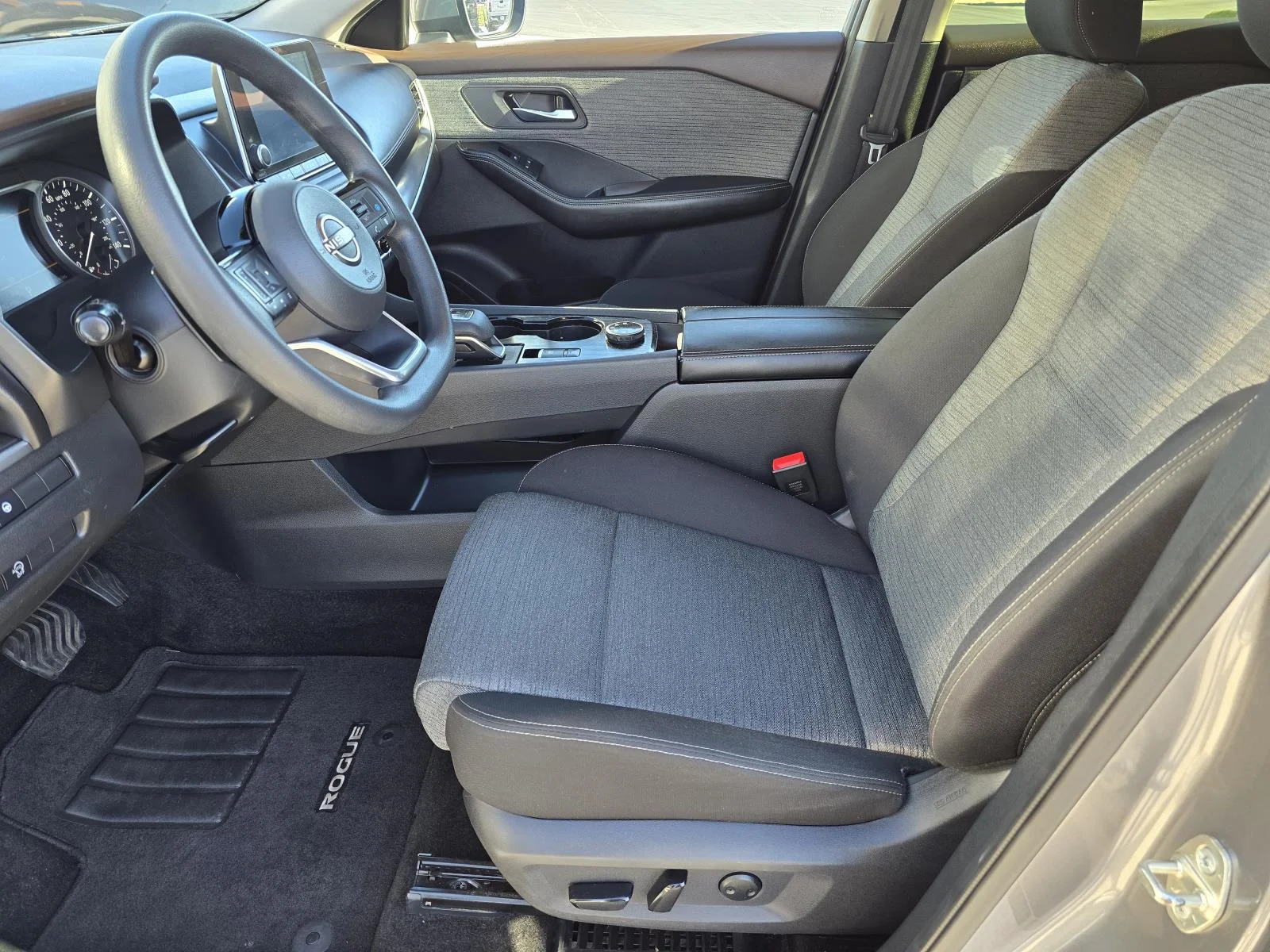 Used 2023 Gun Metallic Nissan SV image 9