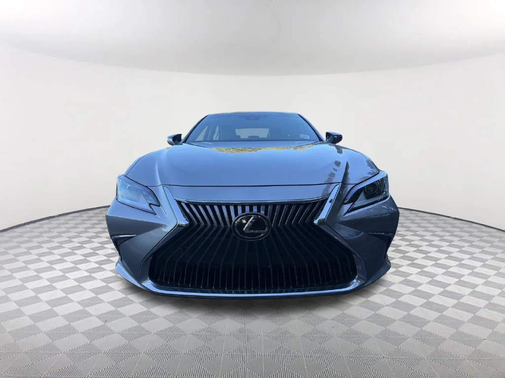 Used 2019 Silver Lexus 350 image 2
