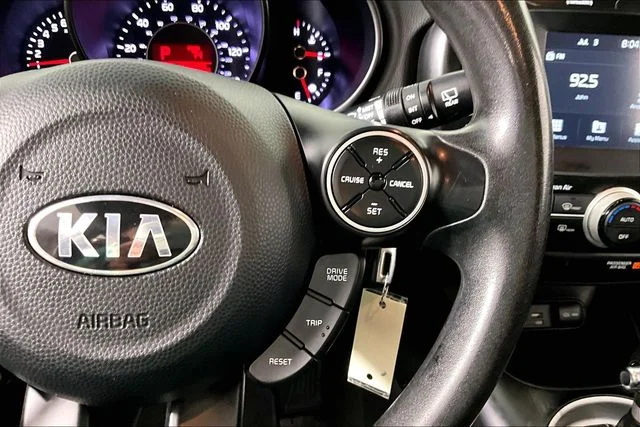 Used 2018 White Kia Plus image 10