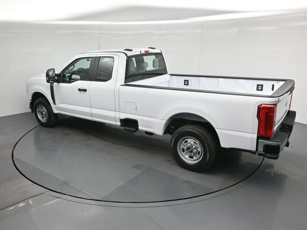 New 2026 Oxford White Ford XL image 36