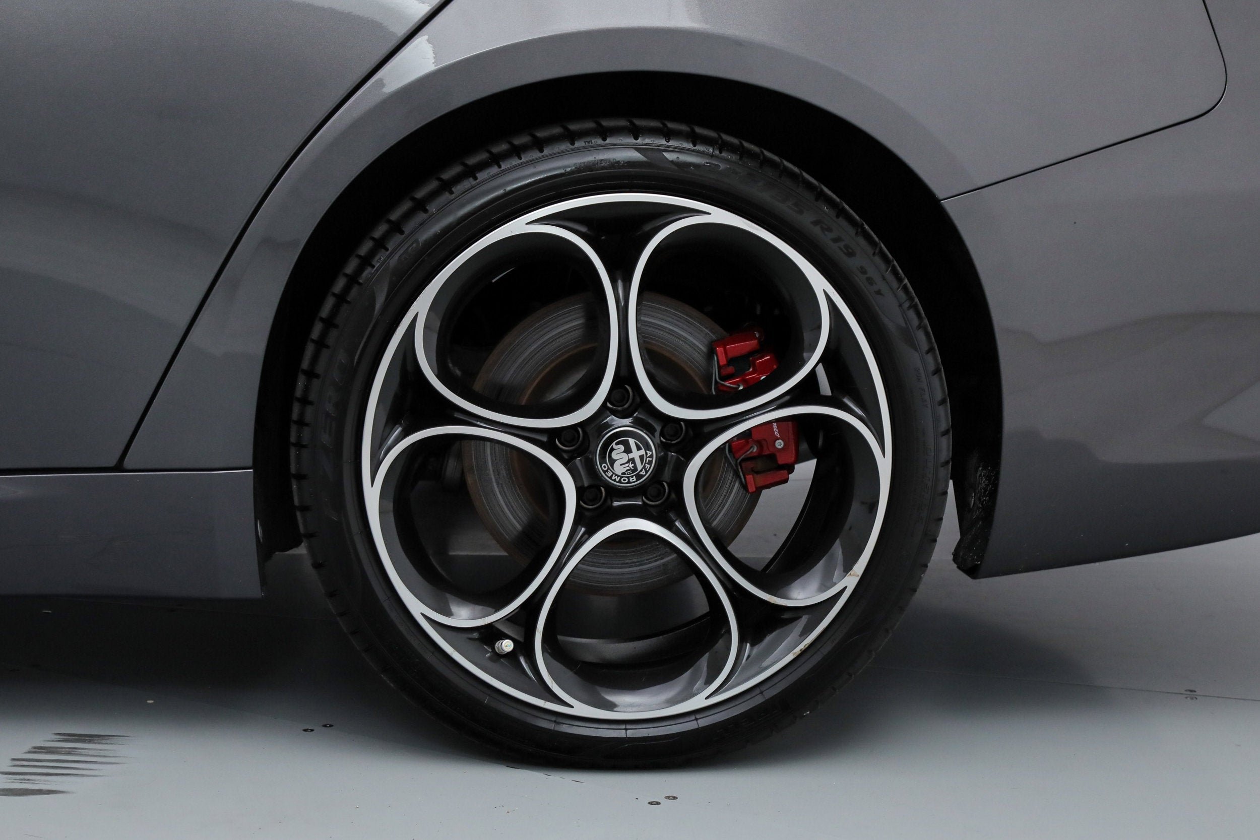 Used 2023 Gray Alfa Romeo Veloce image 21