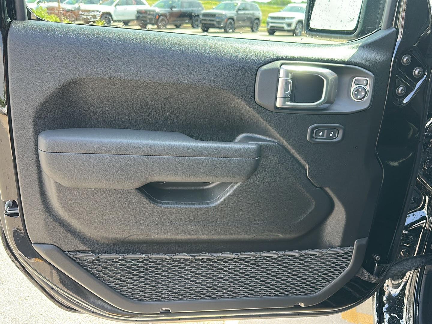 New 2026 Black Clear-Coat Exterior Paint Jeep Sport S image 9