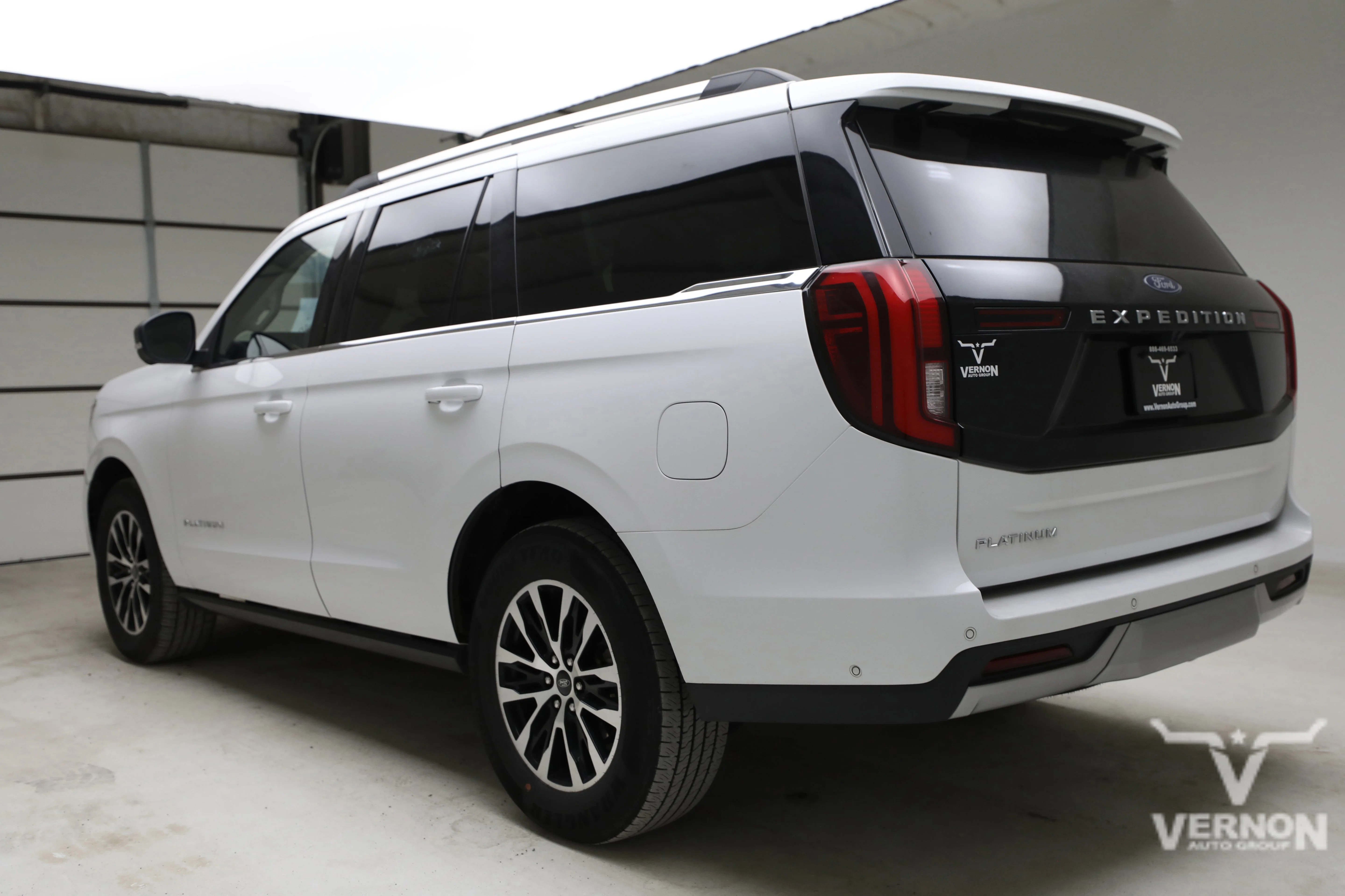 Pre-Owned 2025 Ford Expedition Platinum 4x4