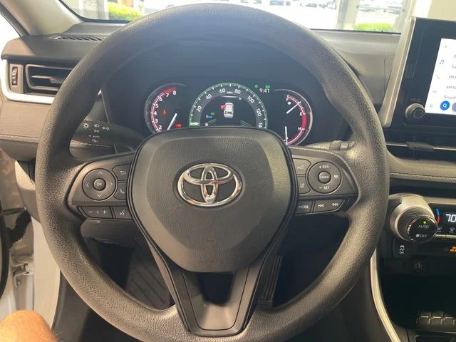 Used 2025 Ice Toyota XLE image 8