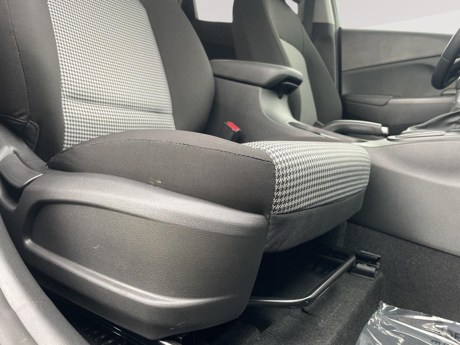 Used 2020 Sonic Silver Hyundai SEL Plus image 5