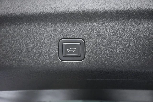 Used 2023 White GMC Denali Ultimate image 13