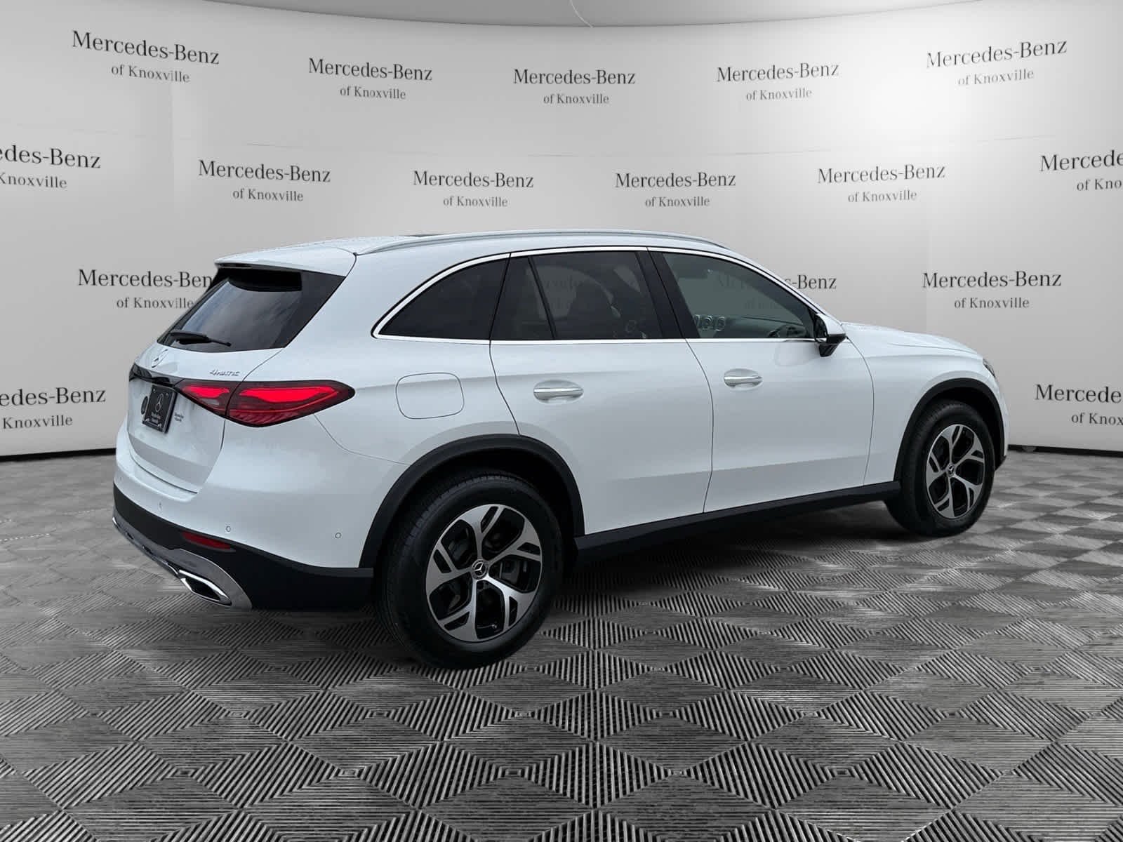 Used 2026 MANUFAKTUR Moonlight White Metallic Mercedes-Benz GLC 350e image 5