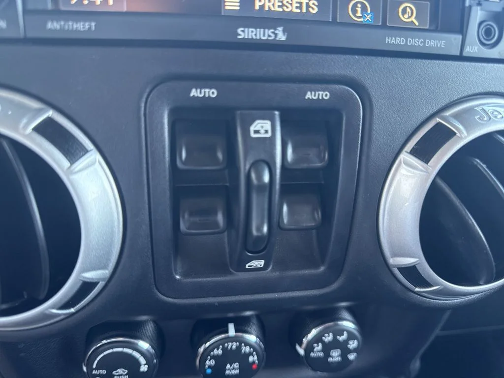 Used 2016 White Jeep Unlimited Rubicon image 20
