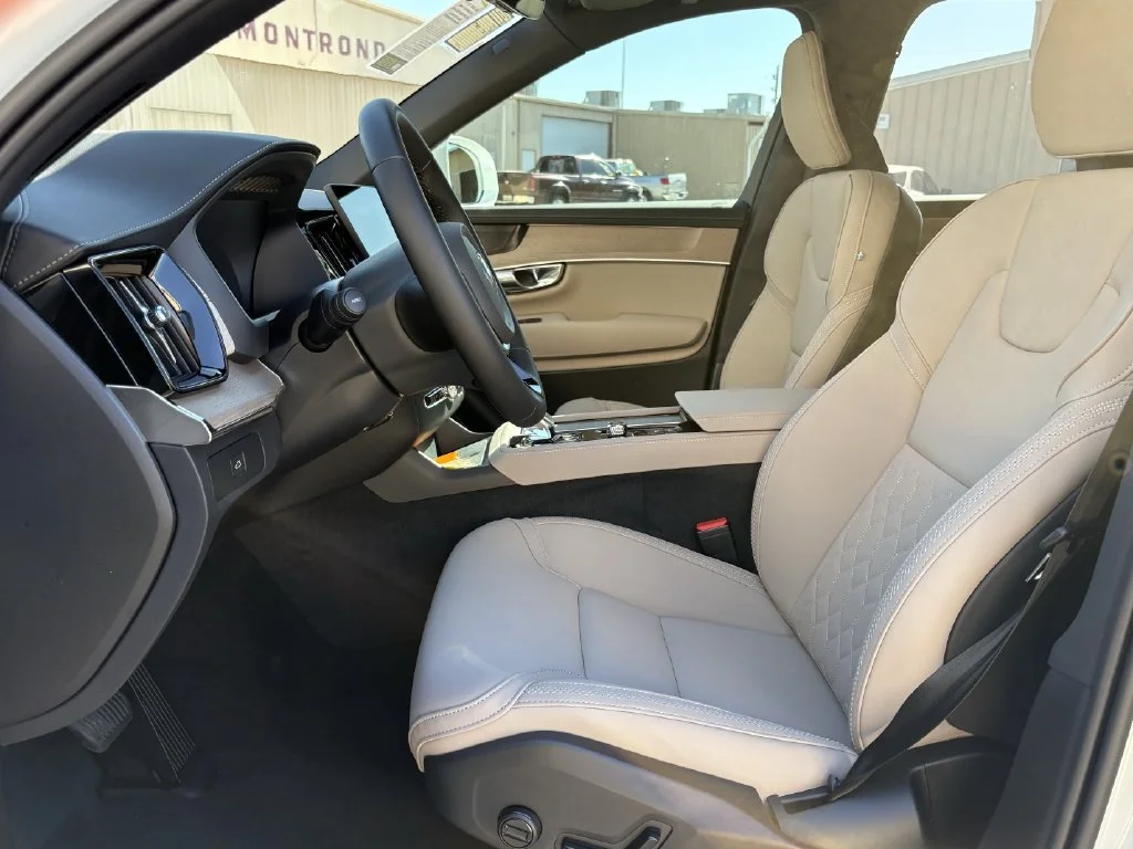 New 2026 Crystal White Volvo Plus image 12
