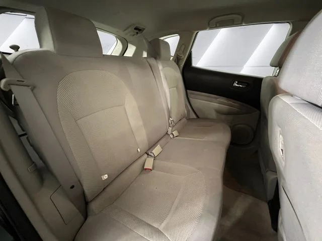 Used 2014 Black Nissan S image 16