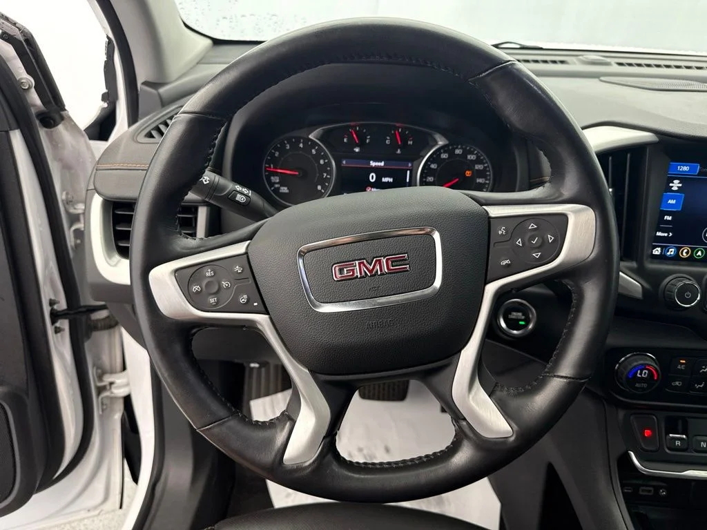 Used 2020 White GMC SLT image 25