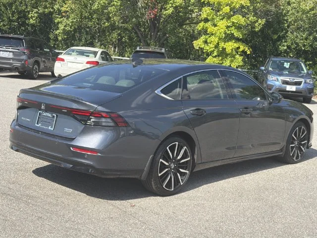 Used 2024  Honda Touring image 13