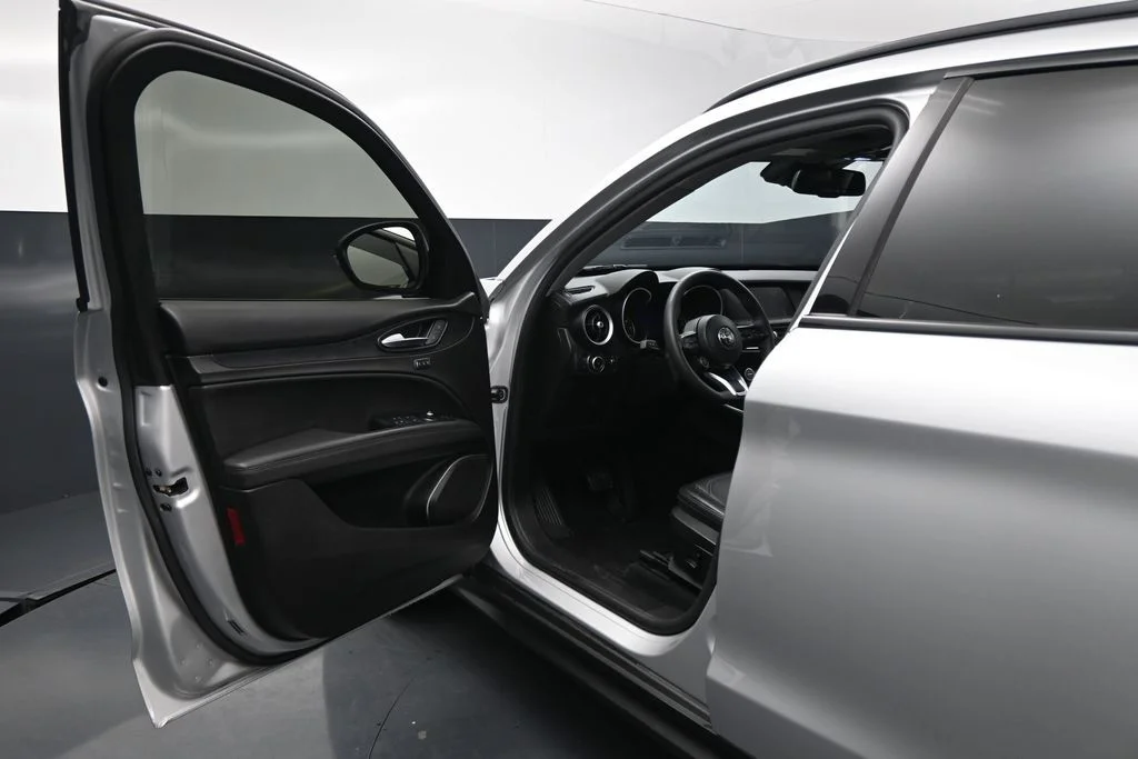 Used 2020 Gray Alfa Romeo Base image 8
