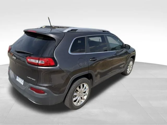 Used 2016 Gray Jeep Limited image 3