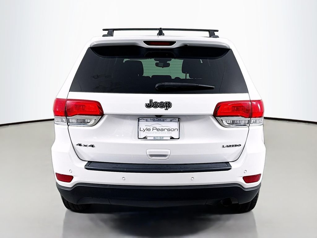 Used 2017 White Jeep Laredo image 10