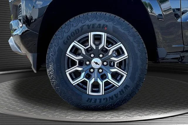 New 2026 Black Chevrolet Z71 image 13