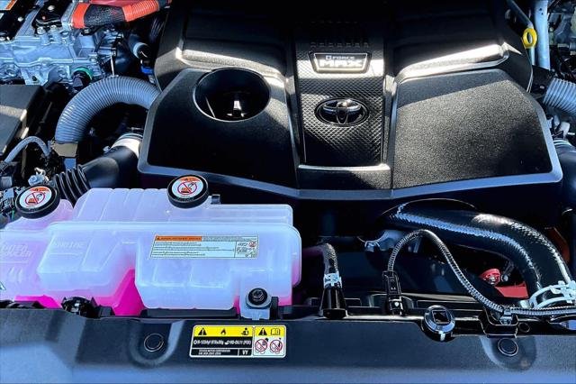 Certified Used 2026 WIND CHILL PEARL* Toyota  image 32