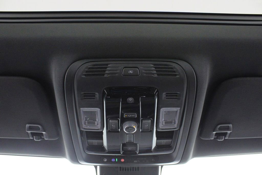 2026 Chevrolet Suburban High Country - Photo 24