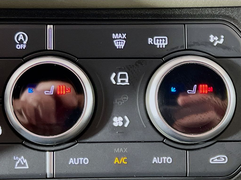 Used 2021 Gondwana Stone Metallic Land Rover S image 21
