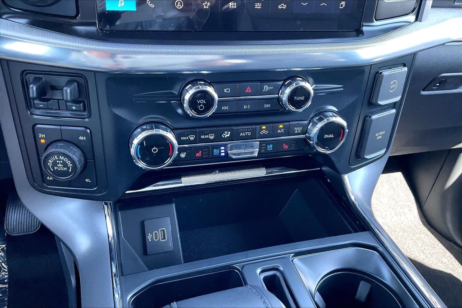 New 2026 Iconic Silver Metallic Ford Lariat® image 17